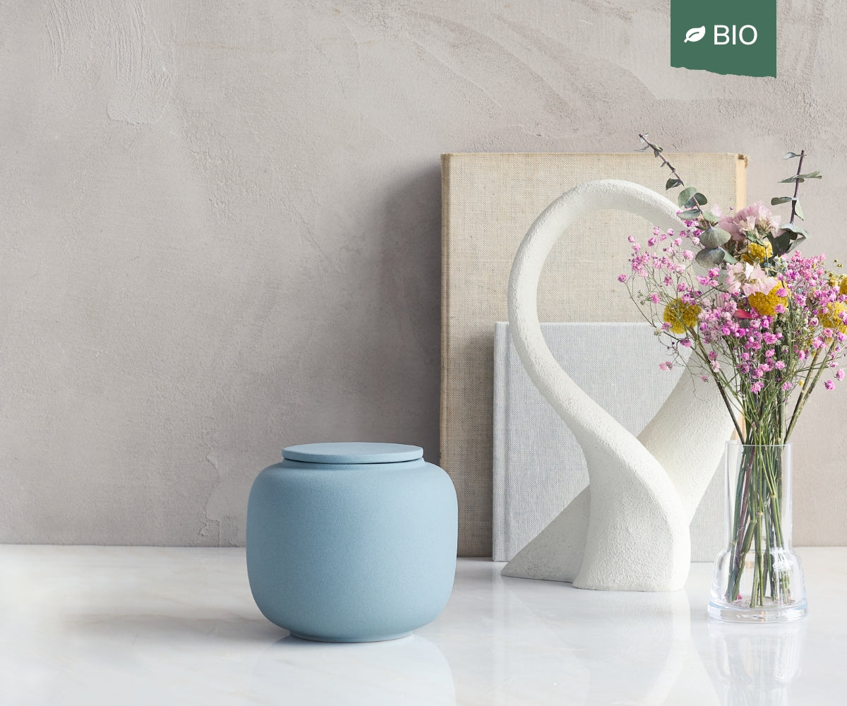Biologisch afbreekbare urn klein in de kleur blauw