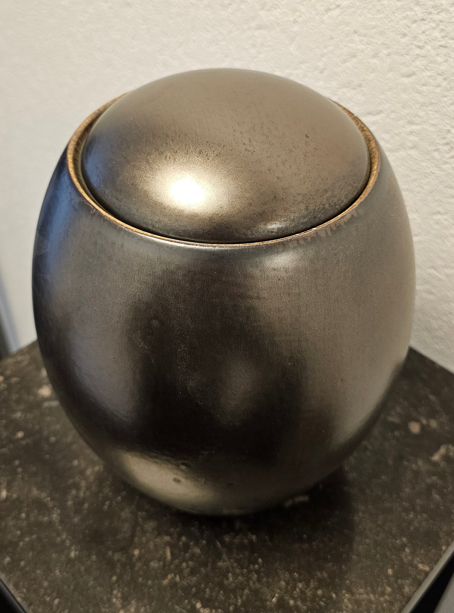 Duurzame urn bronskleur