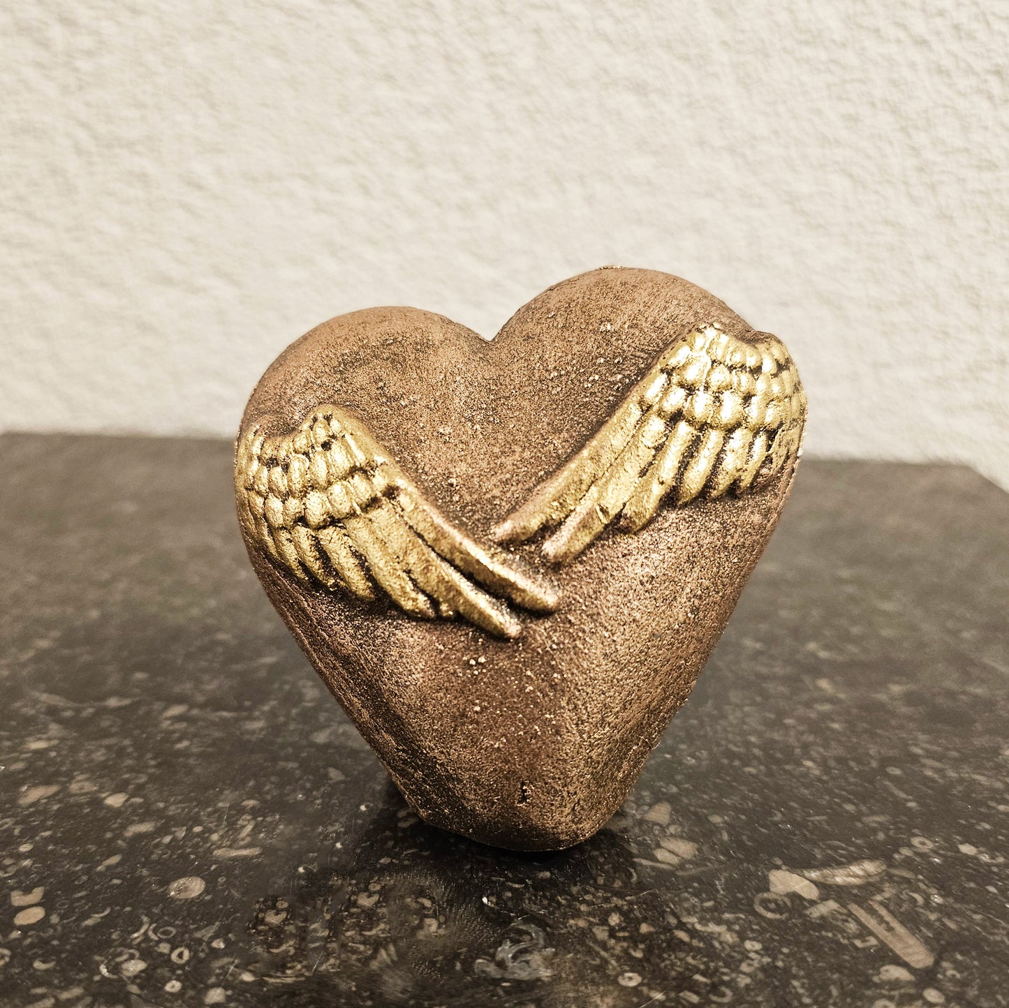 Urn hart engel vleugels
