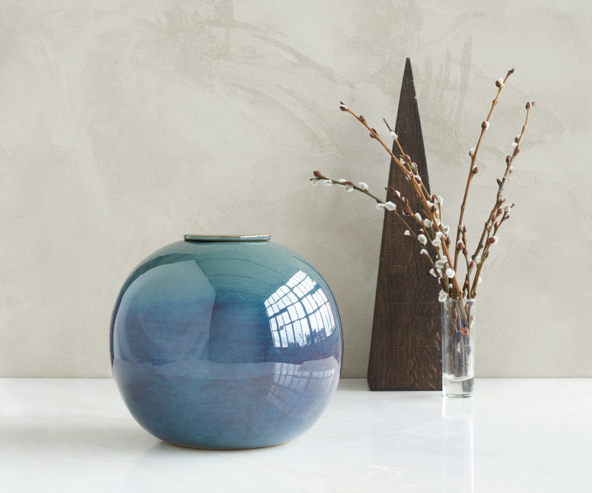 urn van keramiek in de kleur blauw groen