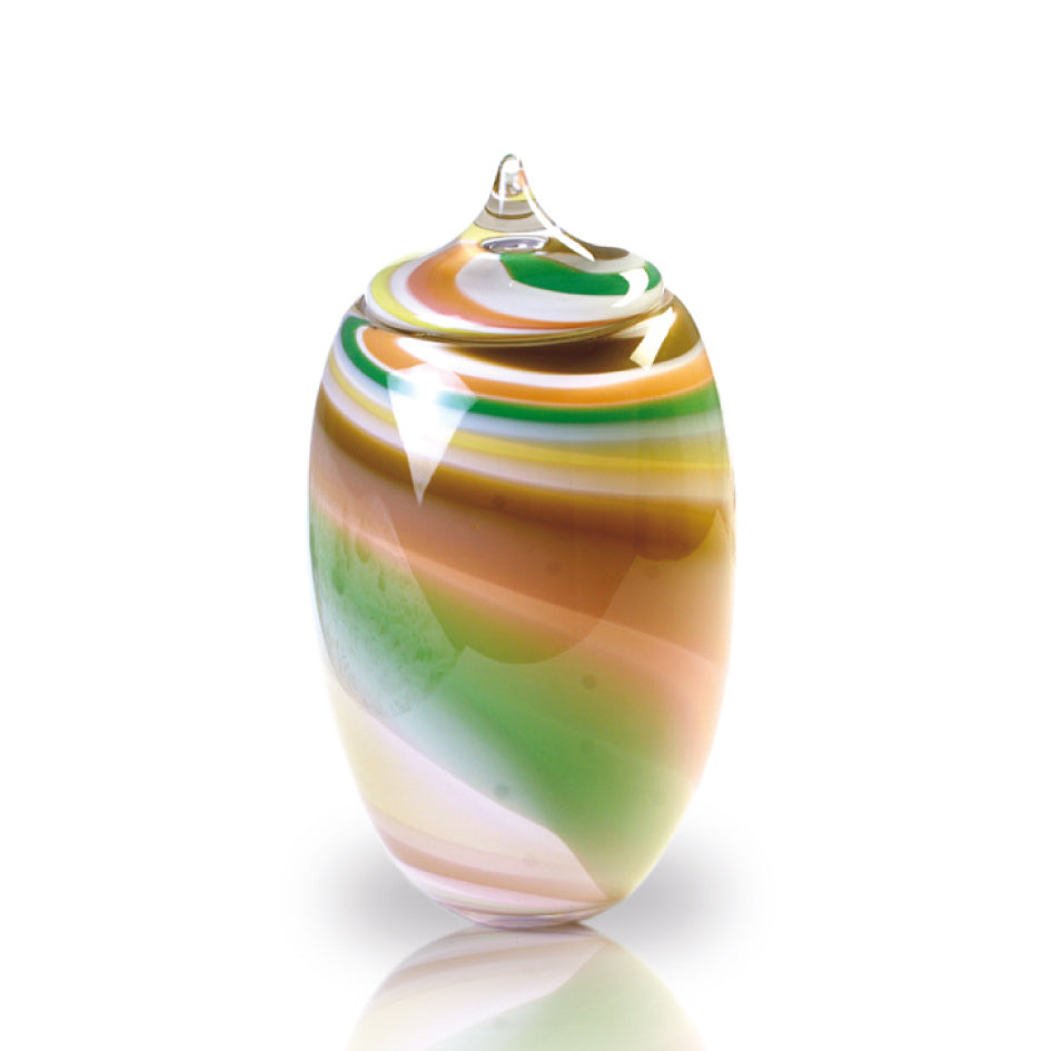 urn van glas in de kleur oranje met groen