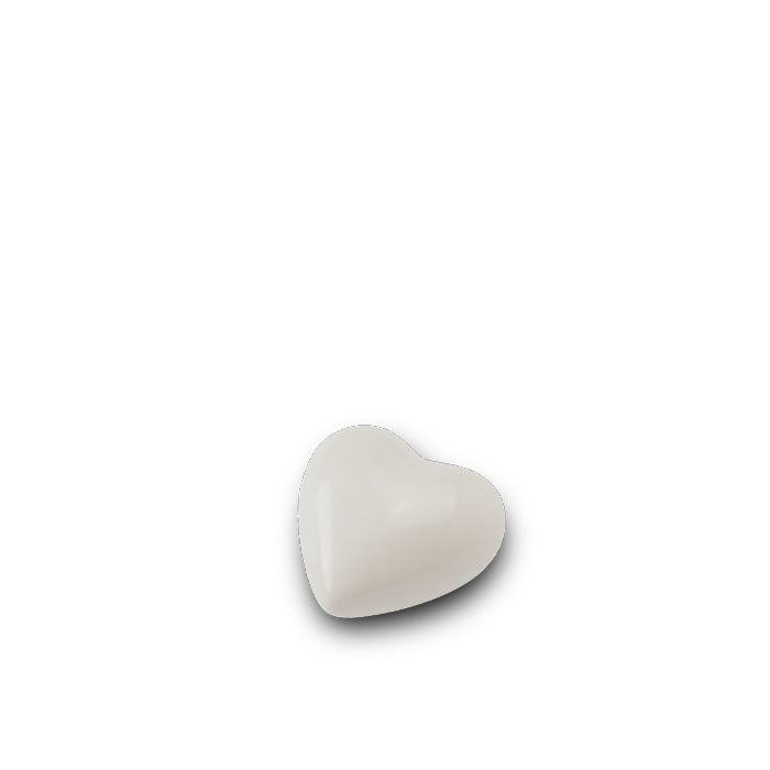 urn van keramiek hart wit