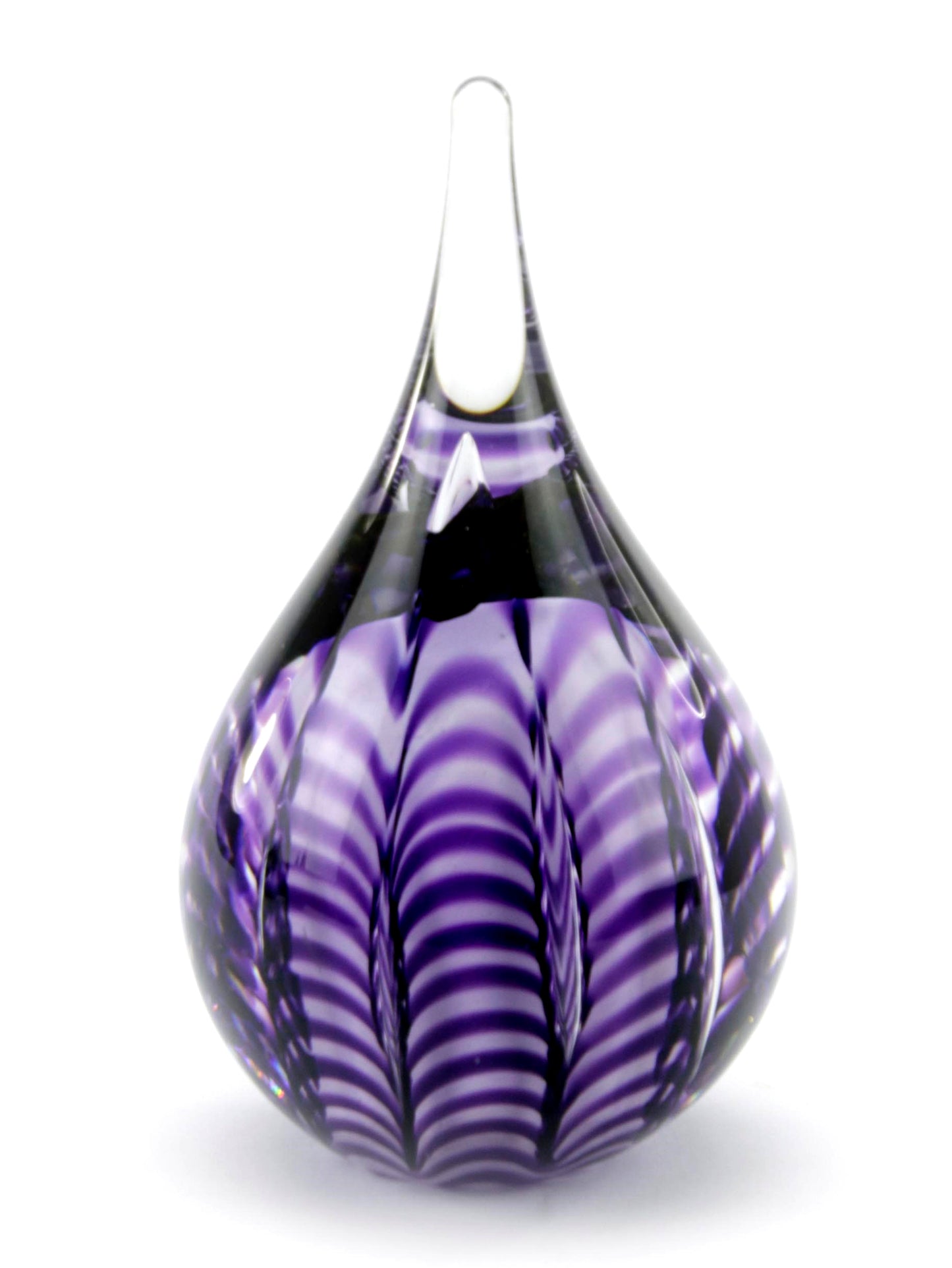 Urn van glas in de kleur paars