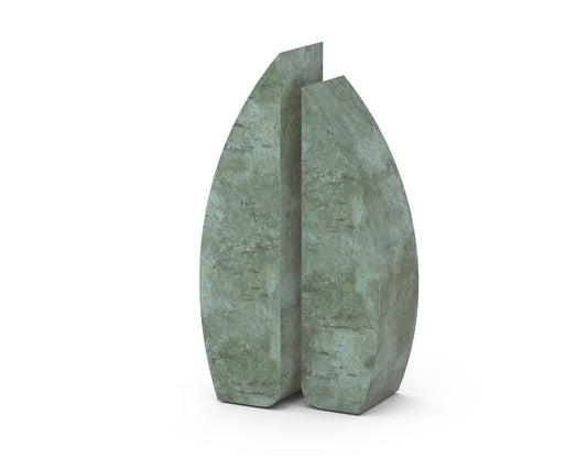 bronzen urn in de kleur groen van zeilmast